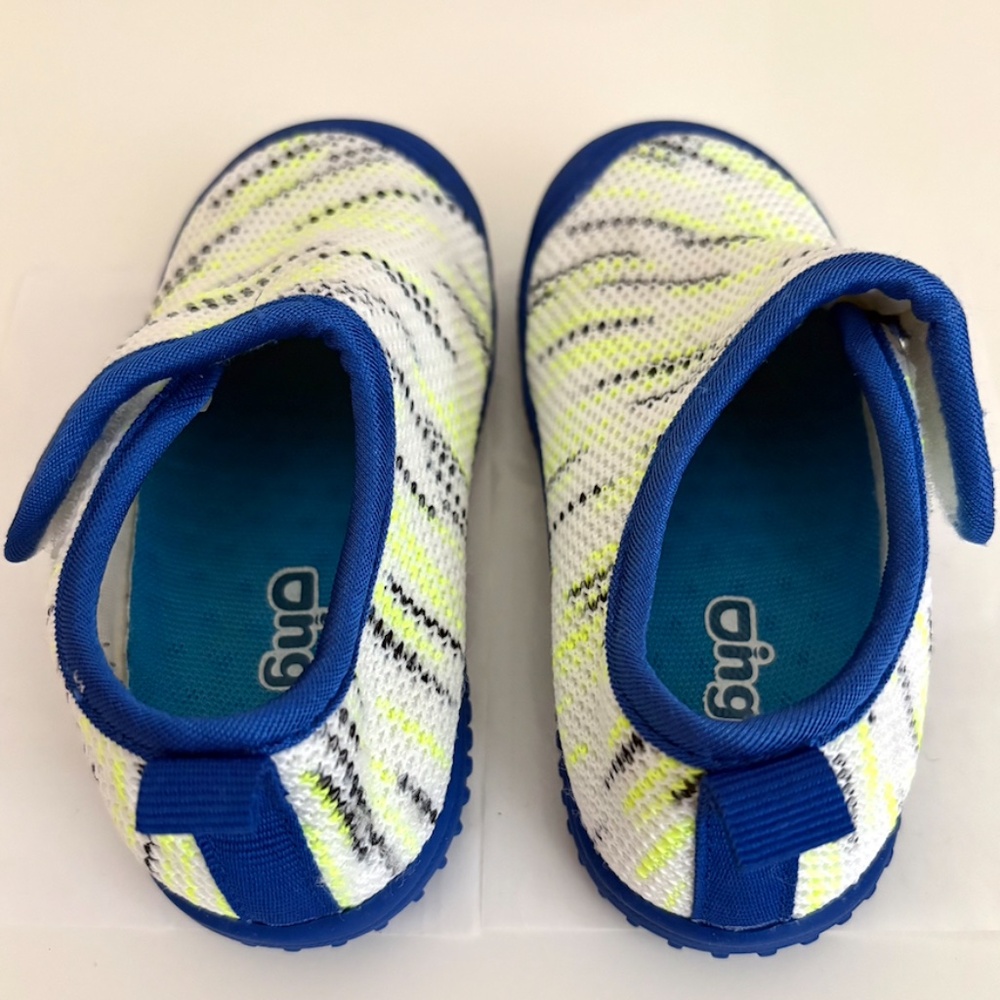 4/$29 Kids walking shoes 8.5 lightweight breathable - Picture 7 of 9